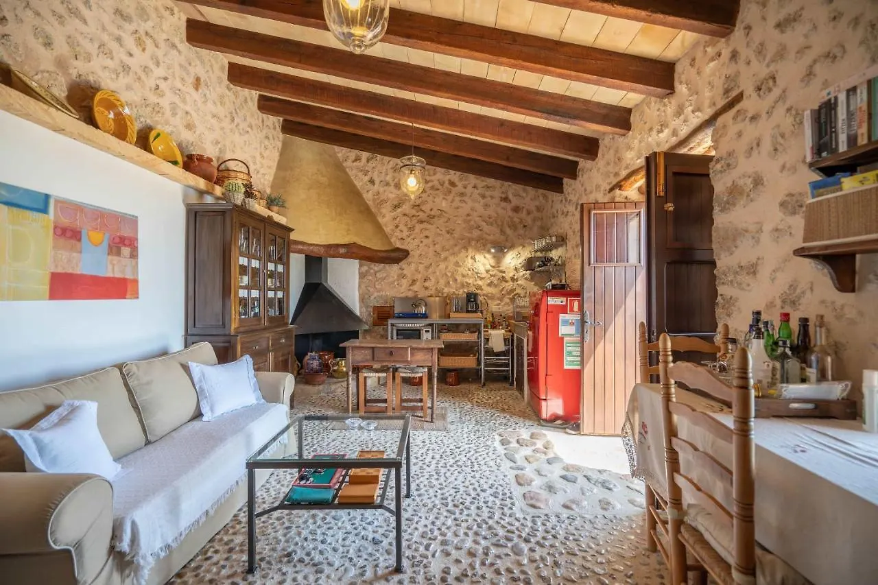 Сasa de vacaciones CAN PULIT - finca romántica para 2 con piscina y vistas en Selva