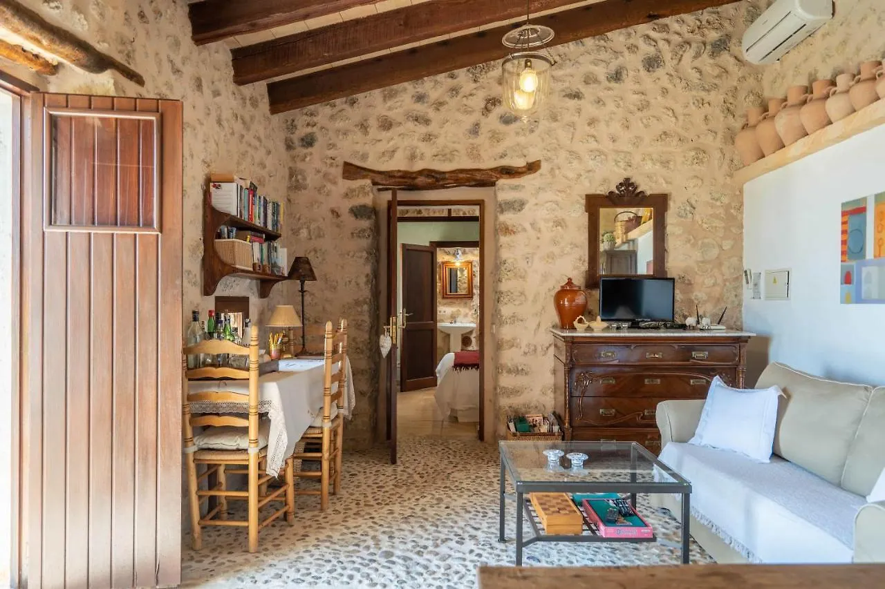 Can Pulit - Finca Romantica Para 2 Con Piscina Y Vistas En Selva  Holiday home Selva (Mallorca)